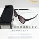 Óculos de Sol Oakley Latch™ Square Matte Black