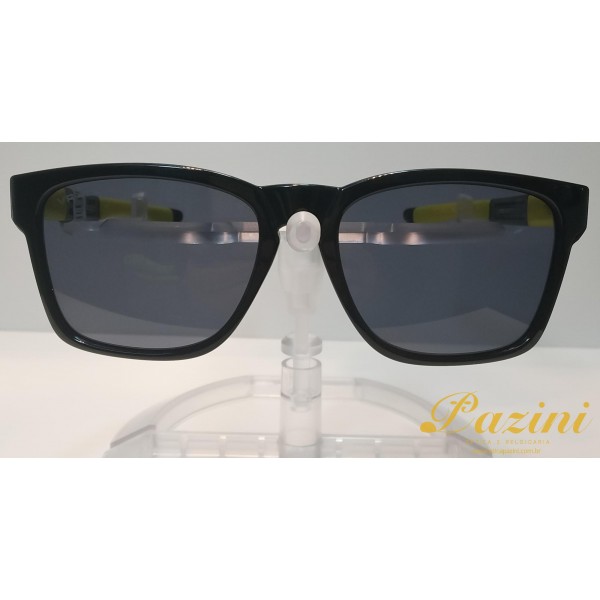 Óculos de Sol Oakley modelo Catalyst coleção Valentino Rossi OO9272
