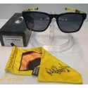 Óculos de Sol Oakley modelo Catalyst coleção Valentino Rossi OO9272