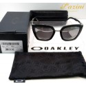 Óculos de Sol Oakley modelo Sideswept OO9445